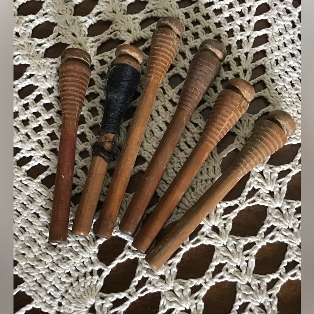 Vintage small Wooden Spindles Set